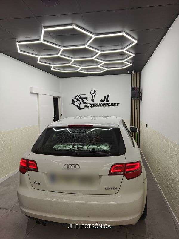 Audi A3 en el taller de multimedia de JL Electrónica