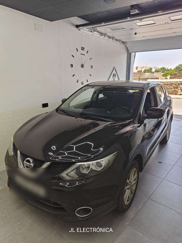 Nissan Qashqai en el taller de multimedia de JL Electrónica
