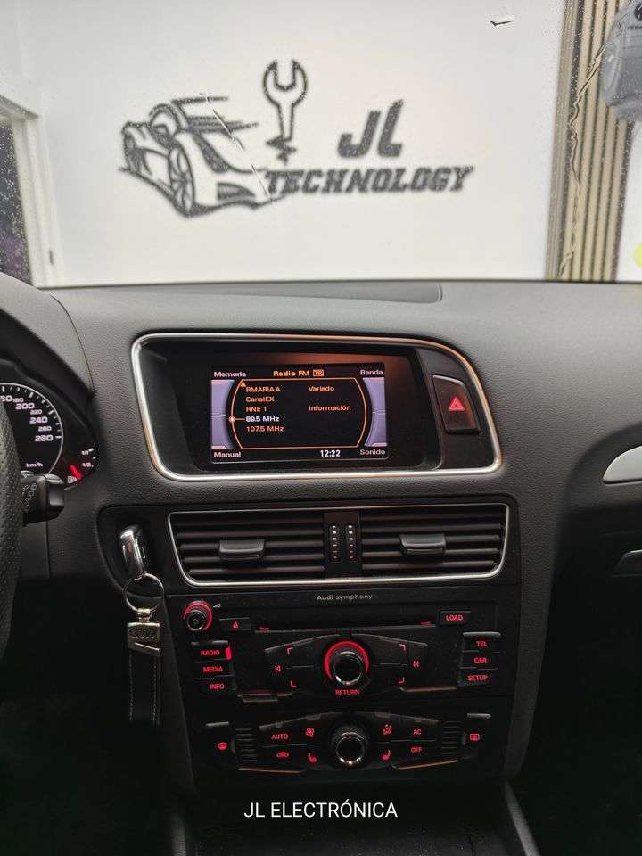 Salpicadero del Audi Q5 antes de la instalación