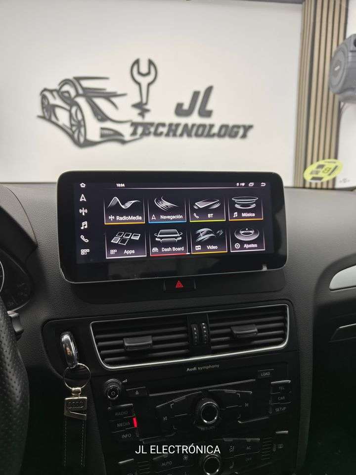 Audi Q5 con la pantalla multimedia nueva instalada