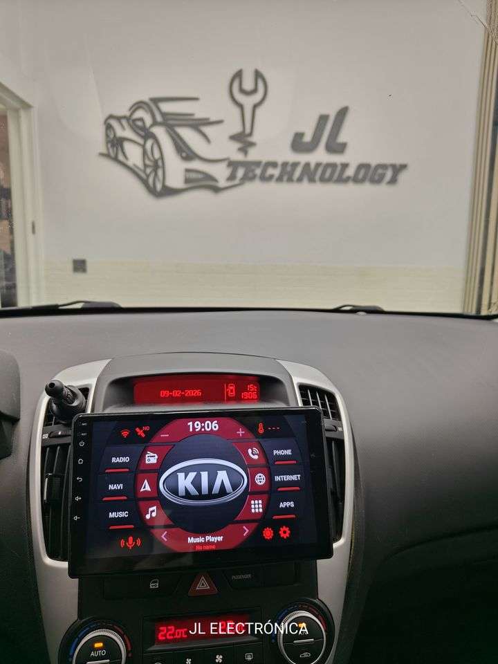 Kia Cee'd con la pantalla multimedia nueva instalada